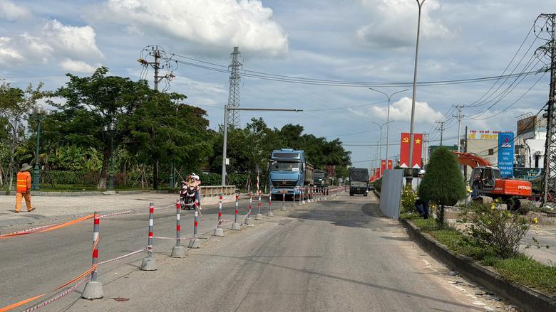 Phân luồng giao thông ra sao để giảm ùn tắc khi sửa cầu trên Quốc lộ 1 qua Quảng Ngãi ? - Ảnh 2.